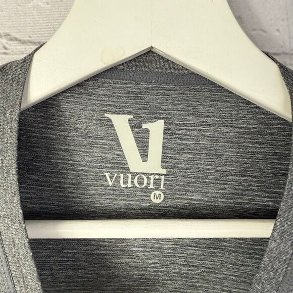 Vuori Tradewind Tshirt Tee Grey Pocket Crew Large Performance Charcoal Size M - Picture 3 of 6